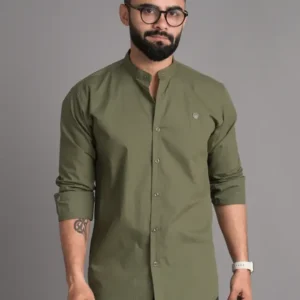 Men Slim Fit Solid Spread Collar Casual Shirt